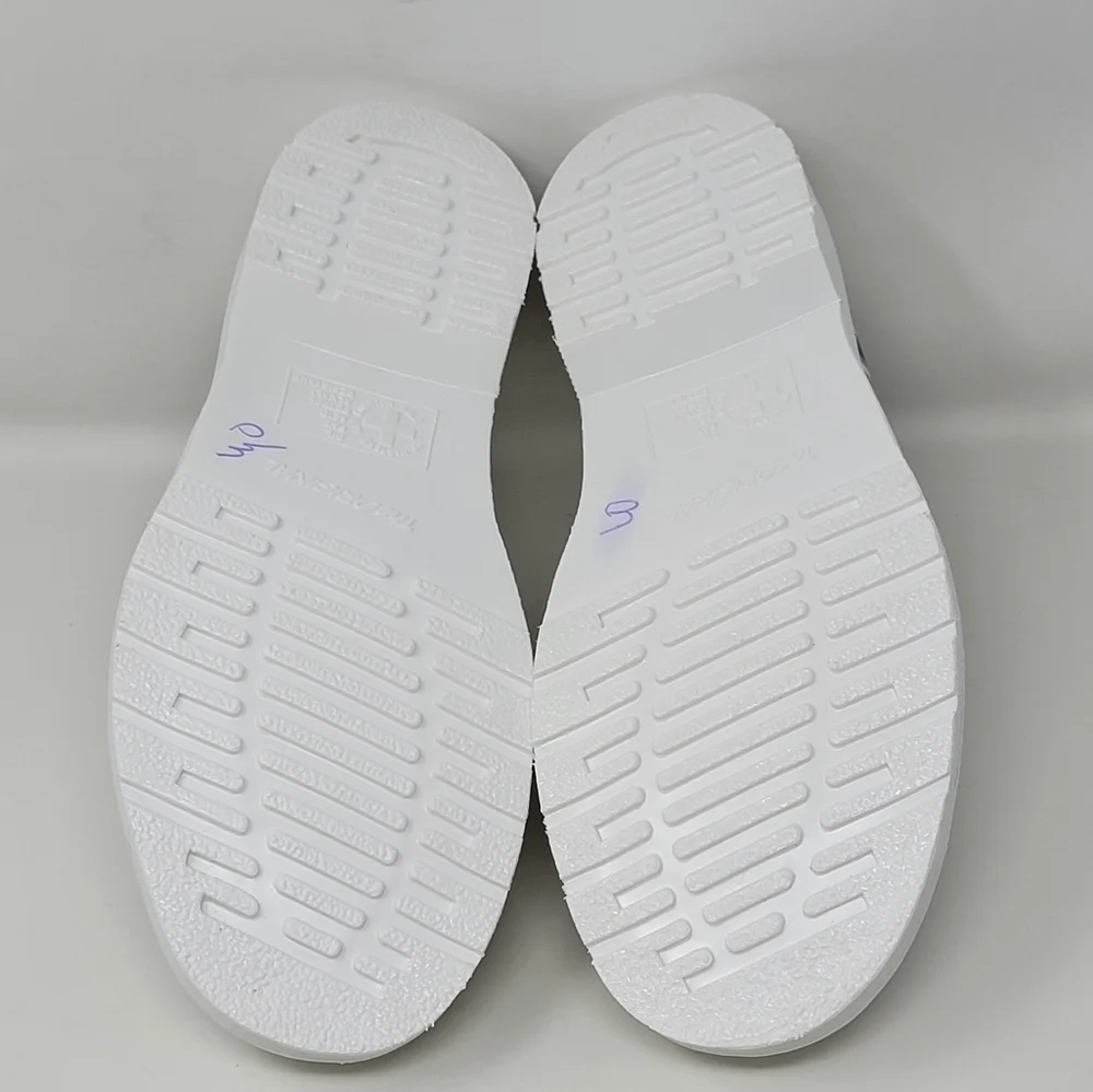Dr Martens 27522 White Smooth Leather Pride Oxford Shoes Men Sz 6/Wnms Sz 7 New